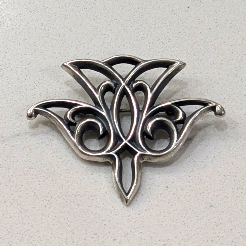 Retired James Avery 925 Sterling Descending Dove Bird  Brooch